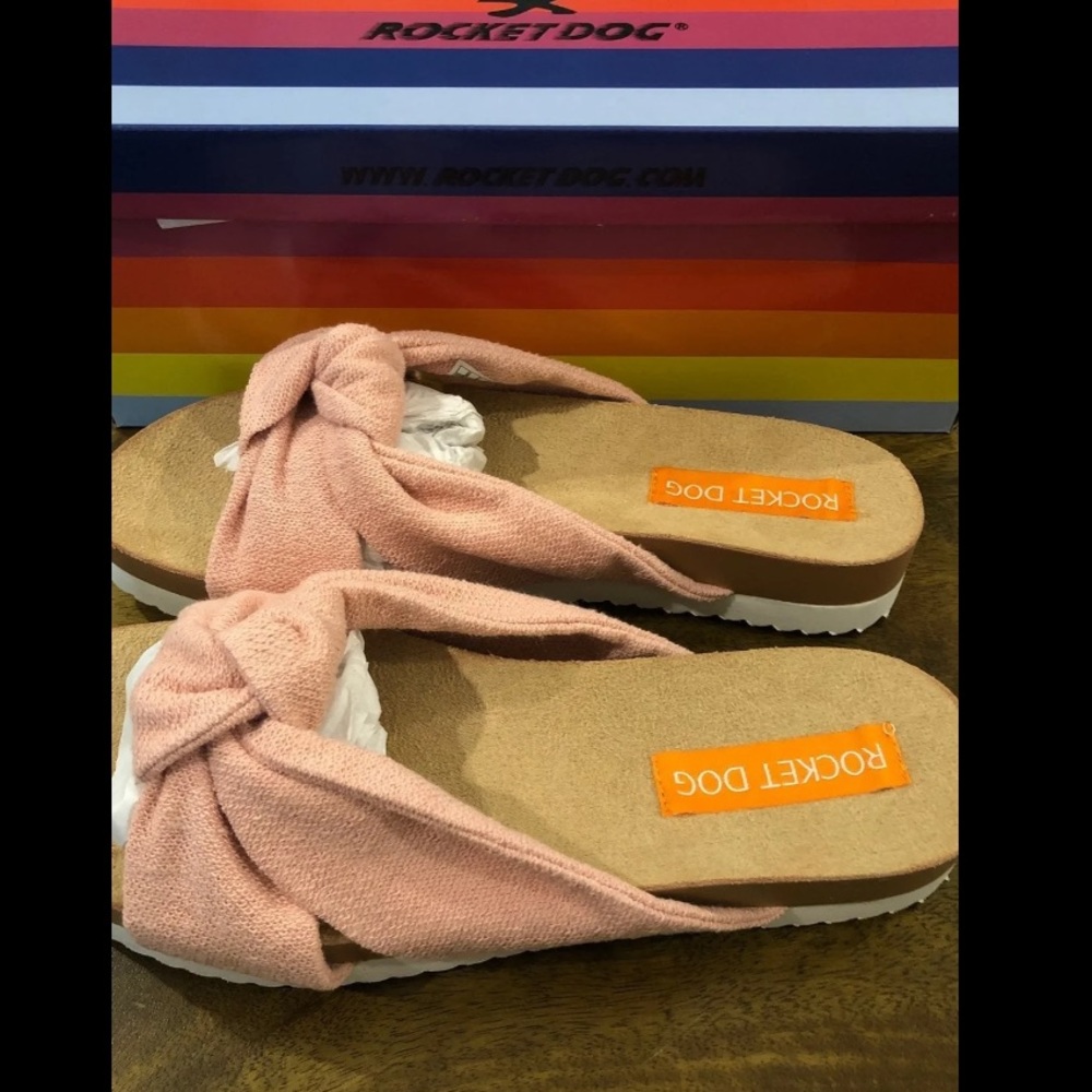 NWT Rocket Dog Cloud 9 slides.  Size 6.5
